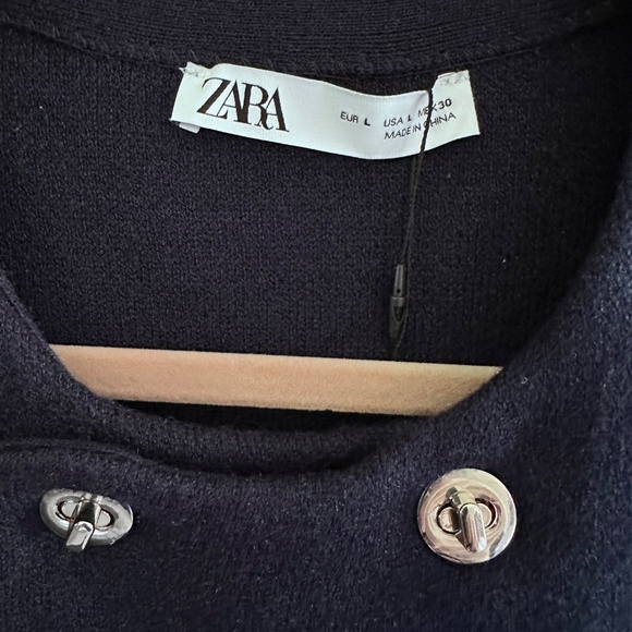 Zara Women's Toggle Closure Sweater (size: L) - NWT - Picture 3 of 14